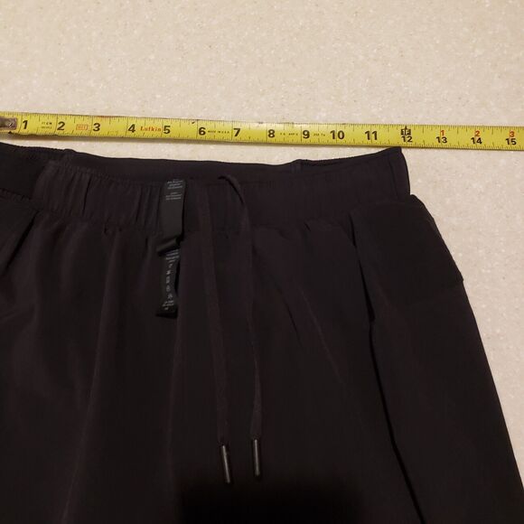Lululemon On The Fly Women's Size XS Black Stretch Shorts - Picture 6 of 10